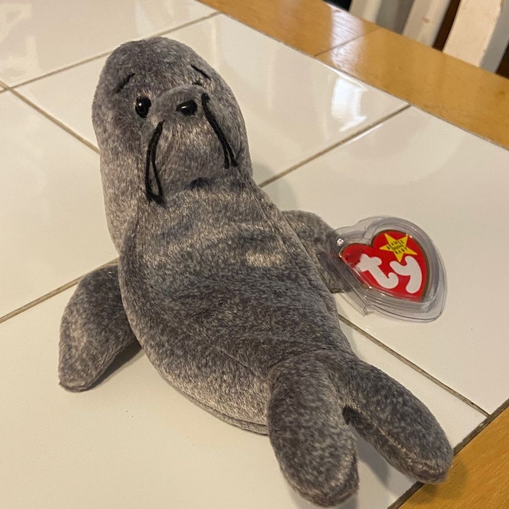 Ty Beanie Baby Slippery Gray Seal Plush Toy, 1OO